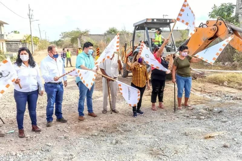 Vecinos de Vista Bahía Reconocen Compromiso Cumplido de SEAPAL
