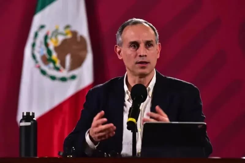 Denuncian a López-Gatell ante la FGR por paseo pese a tener COVID-19