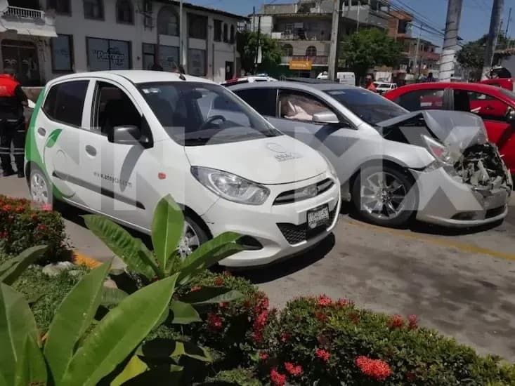 ¡jeep provoca fuerte accidente!