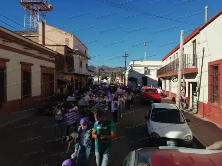 ¡se manifiestan por mujer desaparecida en mascota!