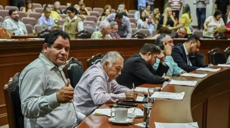Sinaloa. Diputados de Morena gastan apoyo en comida y vuelos