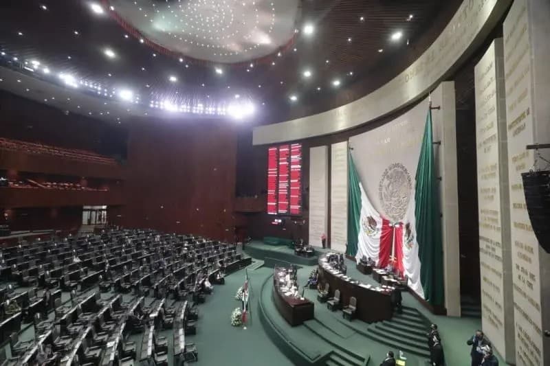 El PT busca desaparecer las afores para que pasen a manejo del Estado