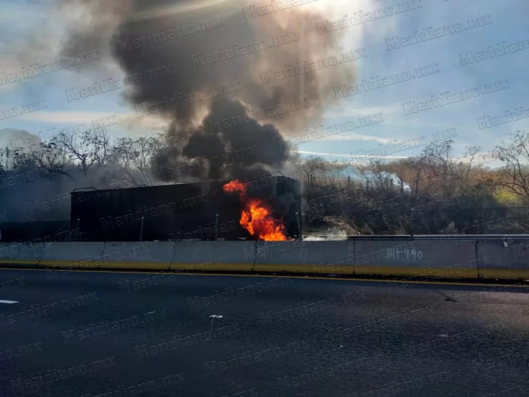 Muere trailero calcinado