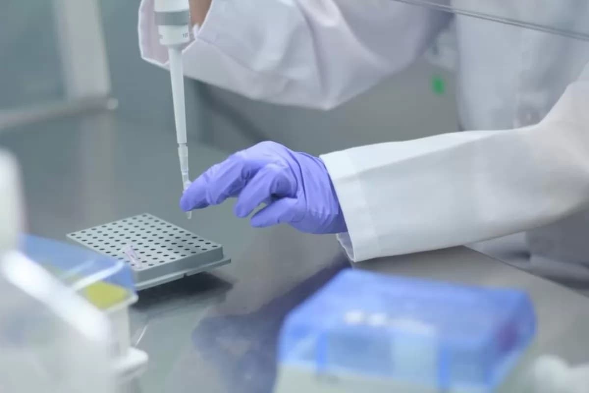 Aparece IHU nueva variante de COVID-19