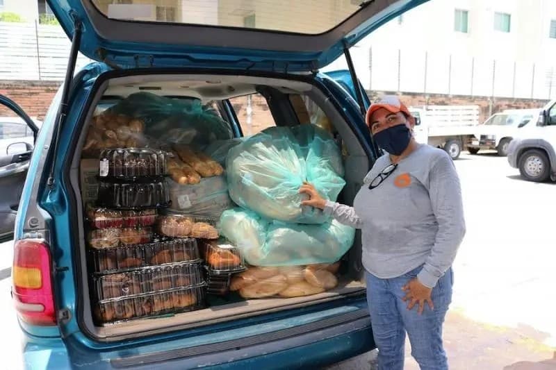 Distribuyen Donaciones de Alimentos a Familias