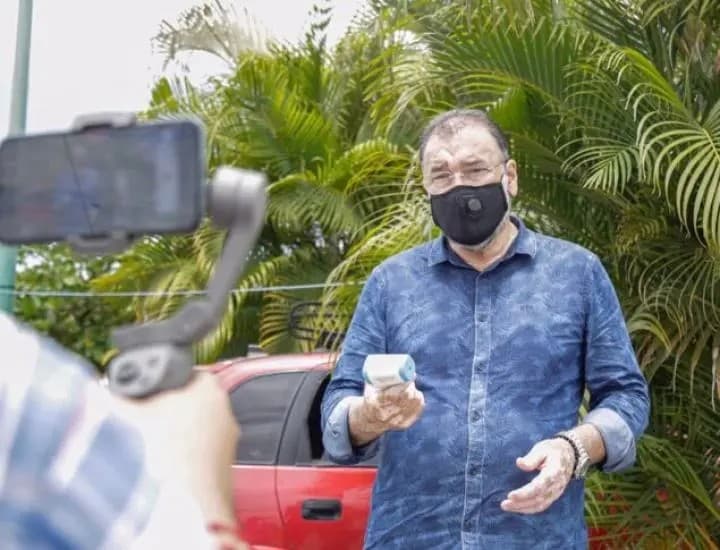 ¡Déjate Cuidar y Permite que te Tomen la Temperatura!: Polo Domínguez