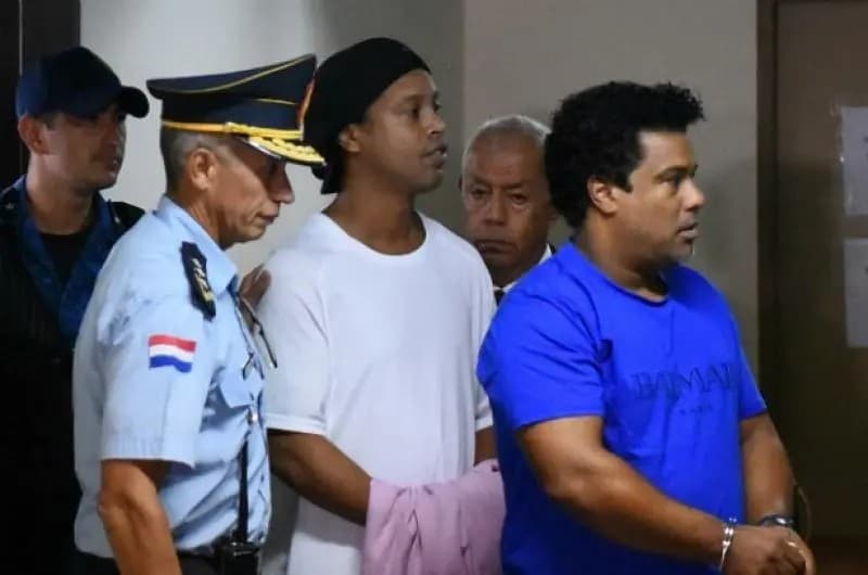 Ronaldinho: Podría recuperar su libertad tras casi seis meses de reclusión
