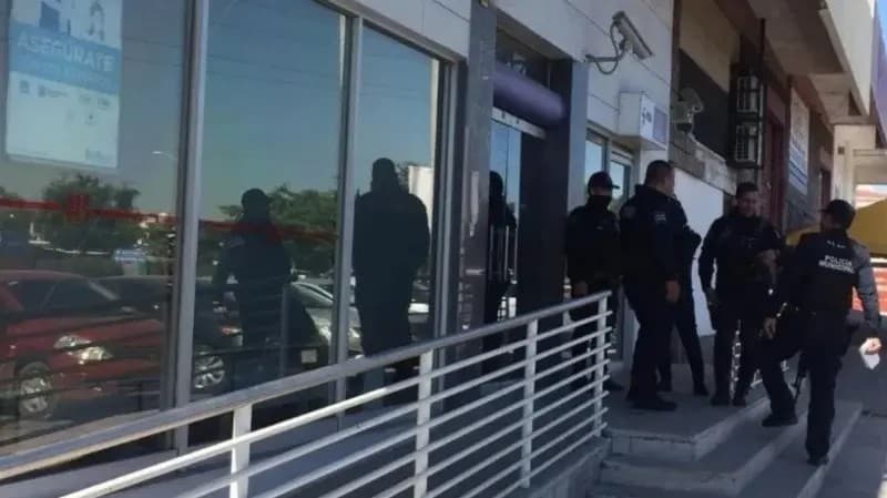 Culiacán. Bajo amenazas hombre asalta banco en Las Flores