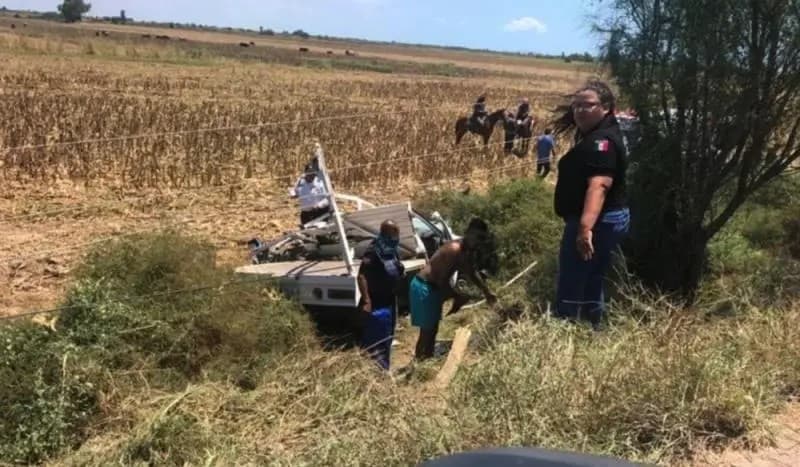 Ahome. Dos trabajadores heridos tras fuerte choque en la carretera a El Colorado