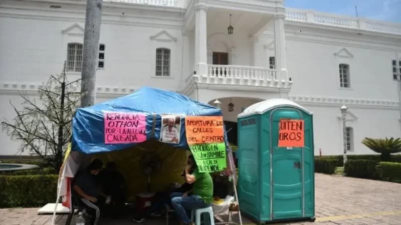 Culiacán. Huelga de hambre en Ayuntamiento empieza a afectar a manifestantes