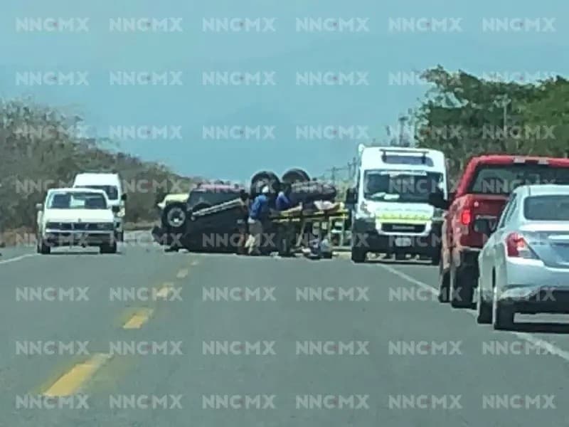 Murió una niña en volcadura