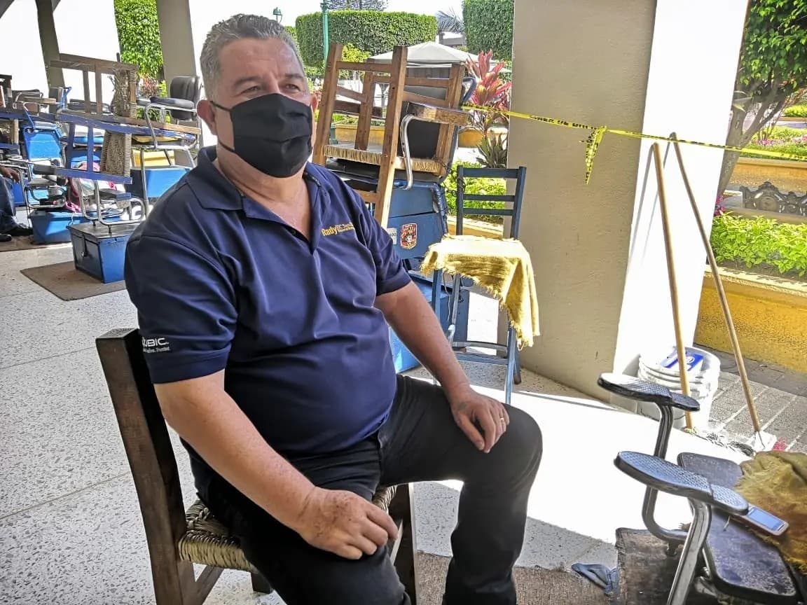 Tepic. Recuperan ingresos boleros con la apertura de negocios