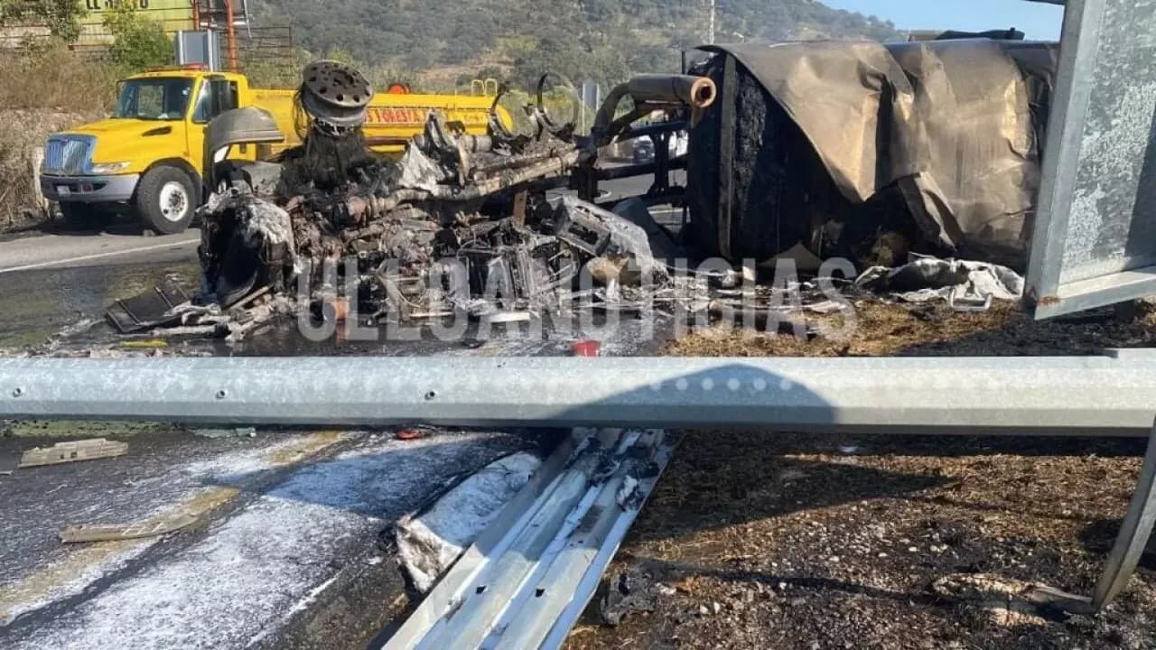 Explotó pipa cargada de tequila