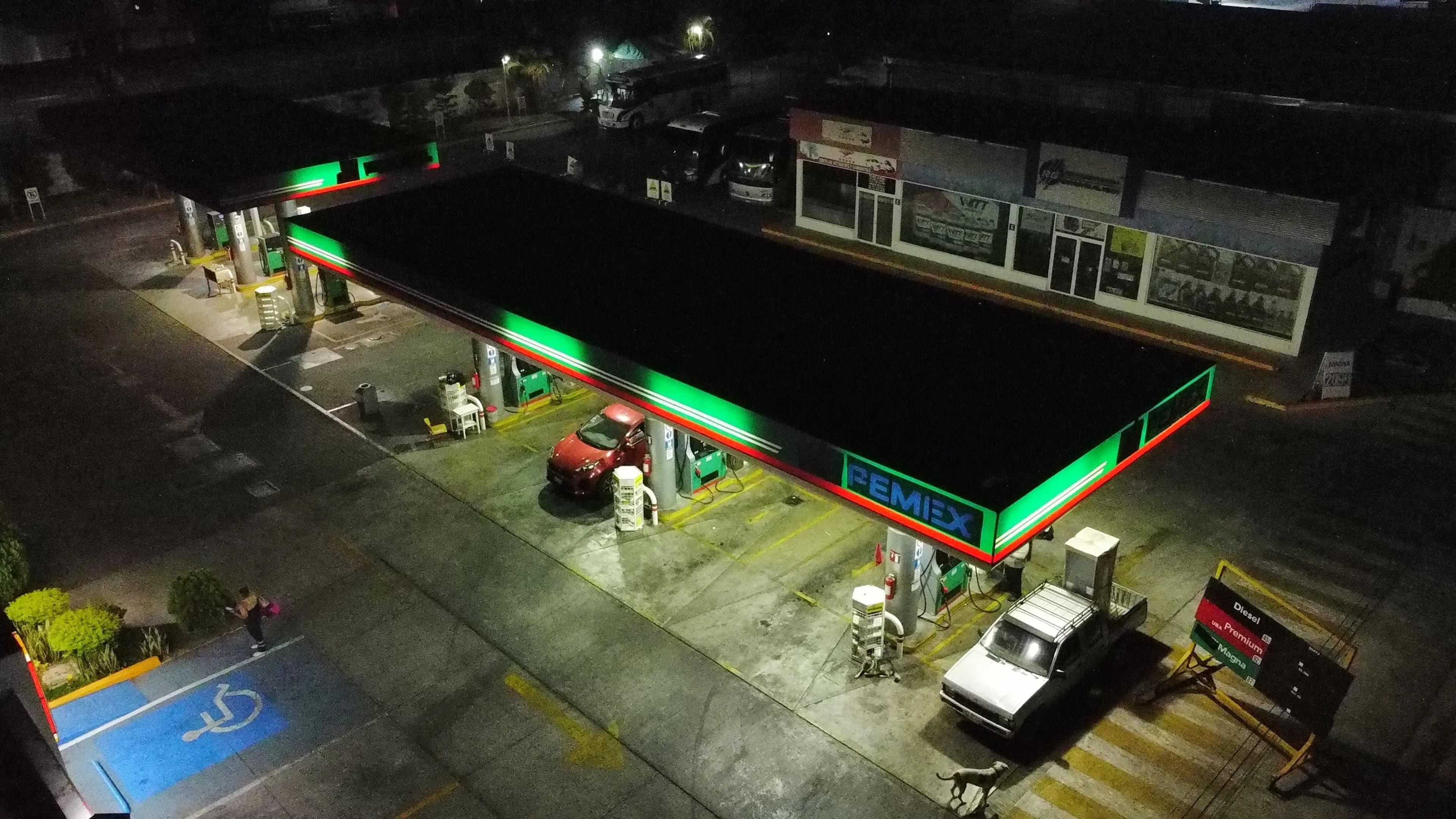 Denuncian averías de autos por gasolina rebajada en Tepic