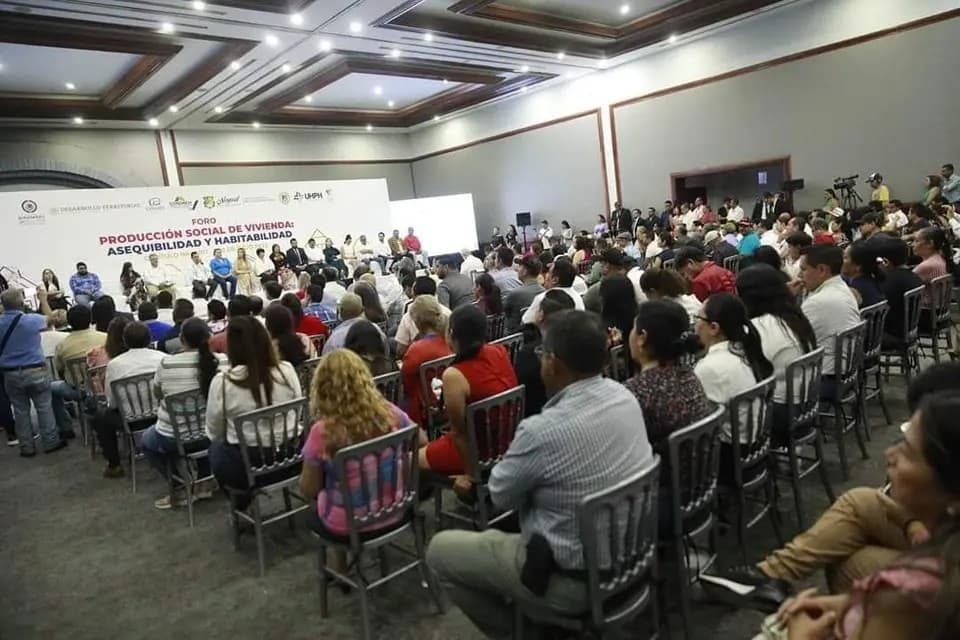 Realizan foro sobre producción de vivienda social en Nayarit
