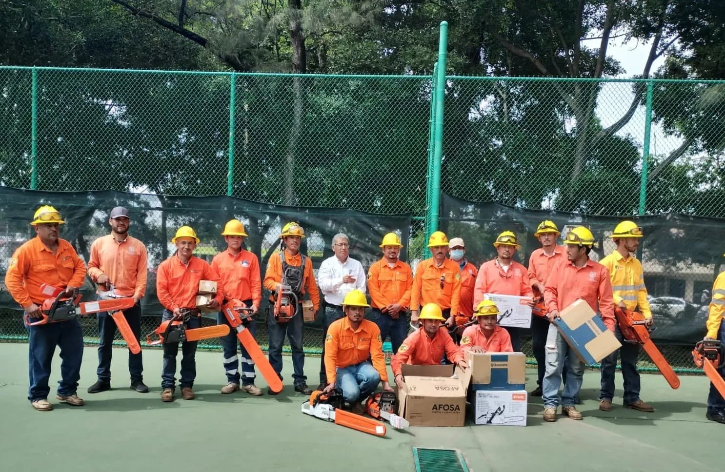 Entregan equipo especializado a brigadas estatales