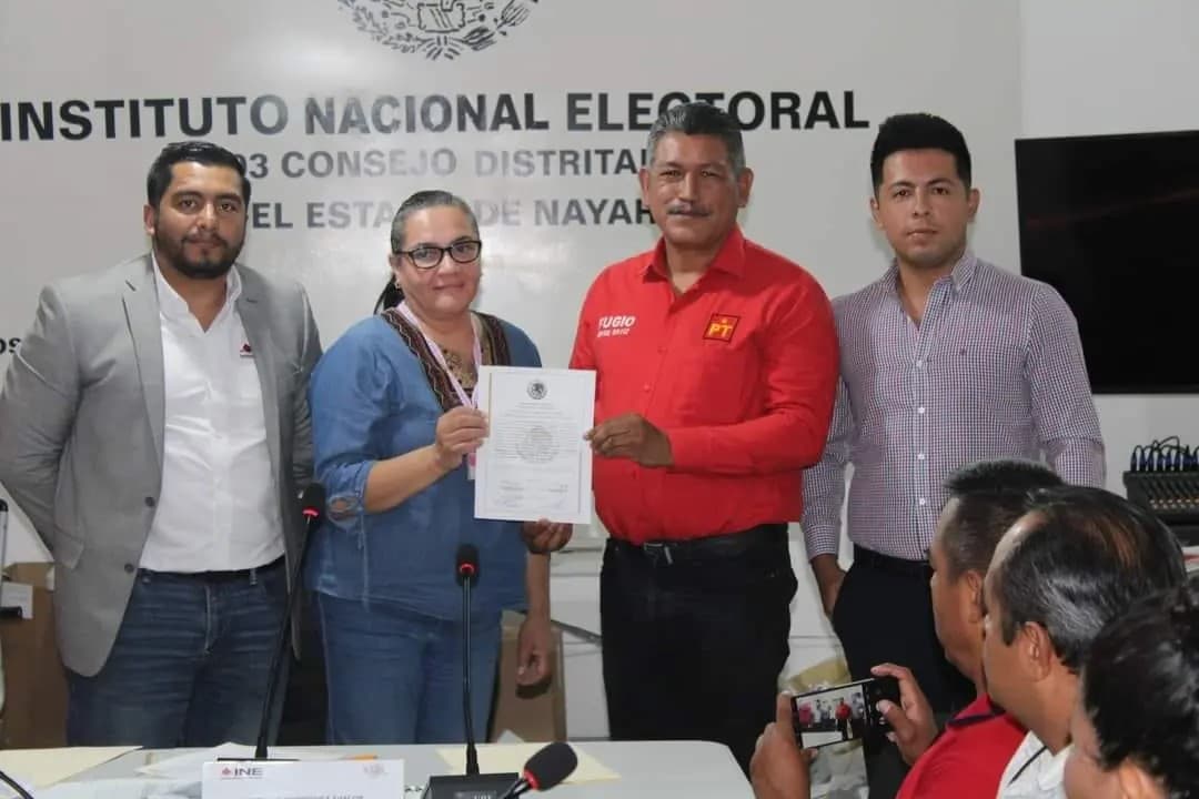 Recibe Fugio Ortíz constancia de mayoría