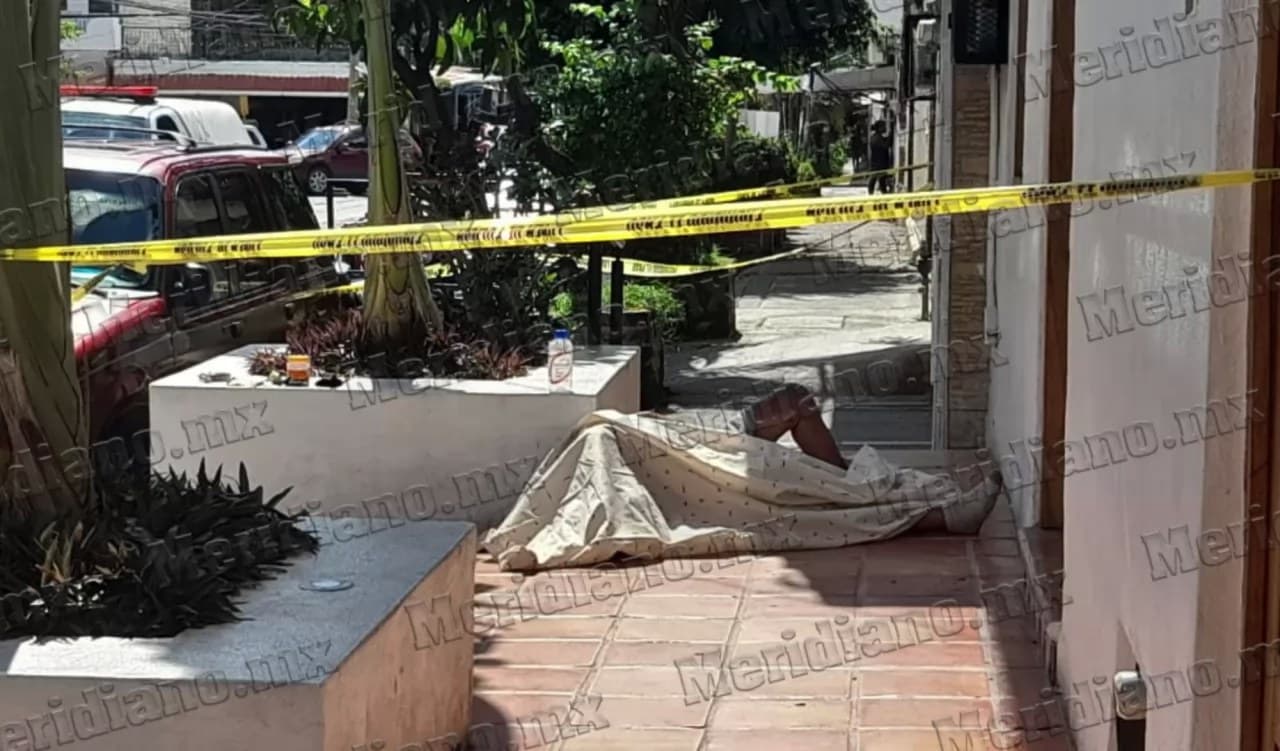 ¡lo hallaron muerto frente al “mercadito”!