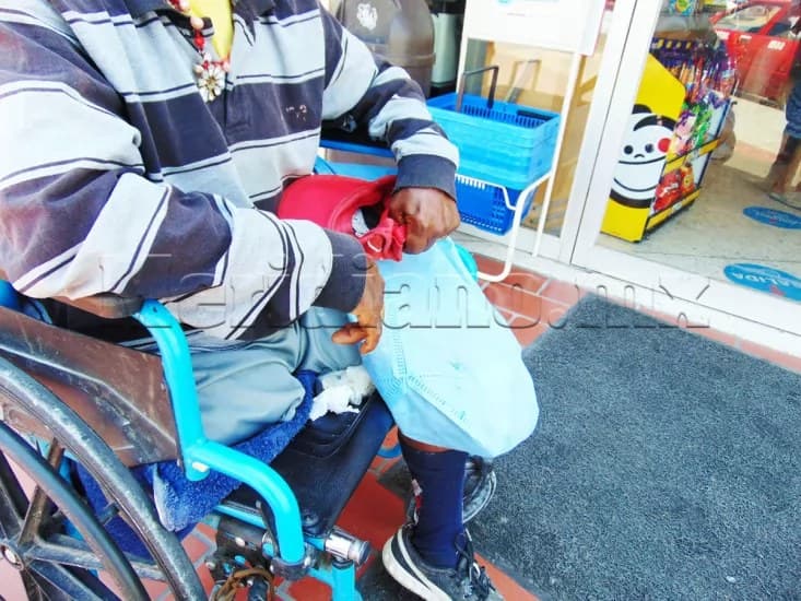 Agradece don Sergio a los tepicenses por su ayuda