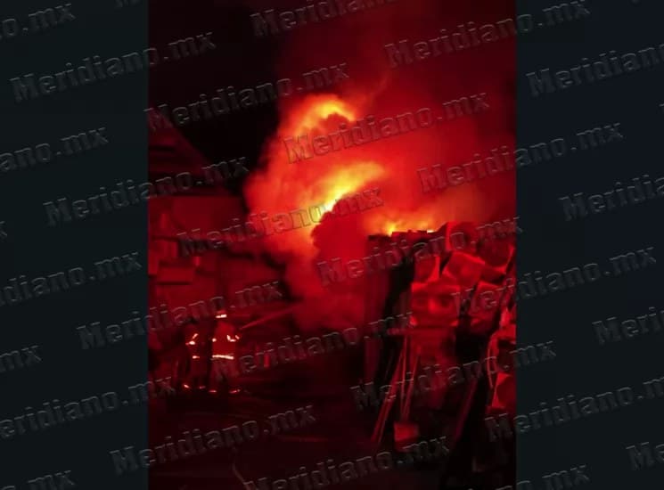 ¡ardió maderería en mezcales!