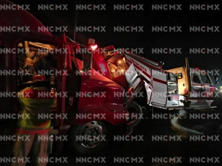 Tras sofocar incendio: Bomberos sufren accidente en la Jala-Compostela