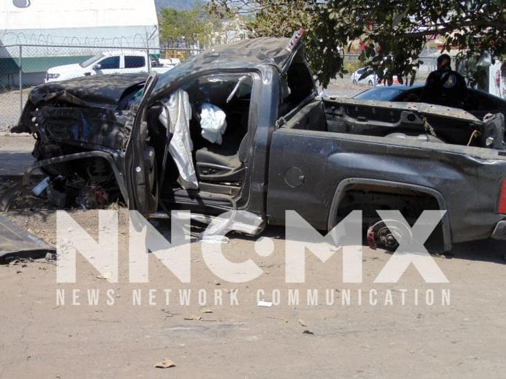 Muere pareja en impresionante volcadura