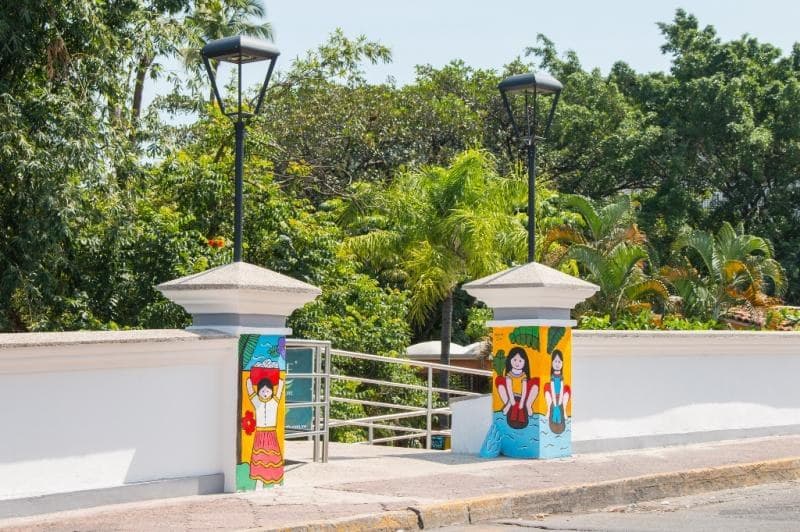 Ilustran Puente del río Cualea con Obra de Manuel Lepe