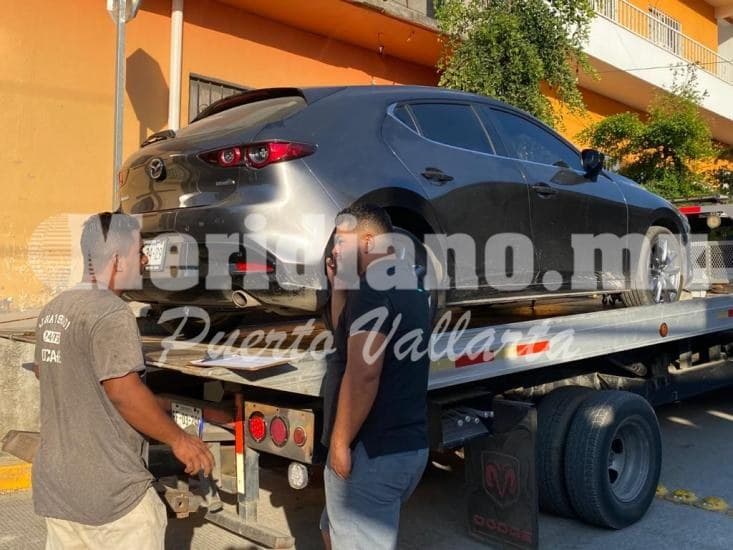 Fue recuperada en bucerías…   ¡le robaron  su mazda!