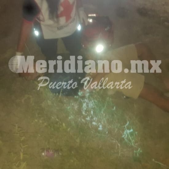 Al chocar en la moderna…  ¡hospitalizaron grave a joven motociclista!