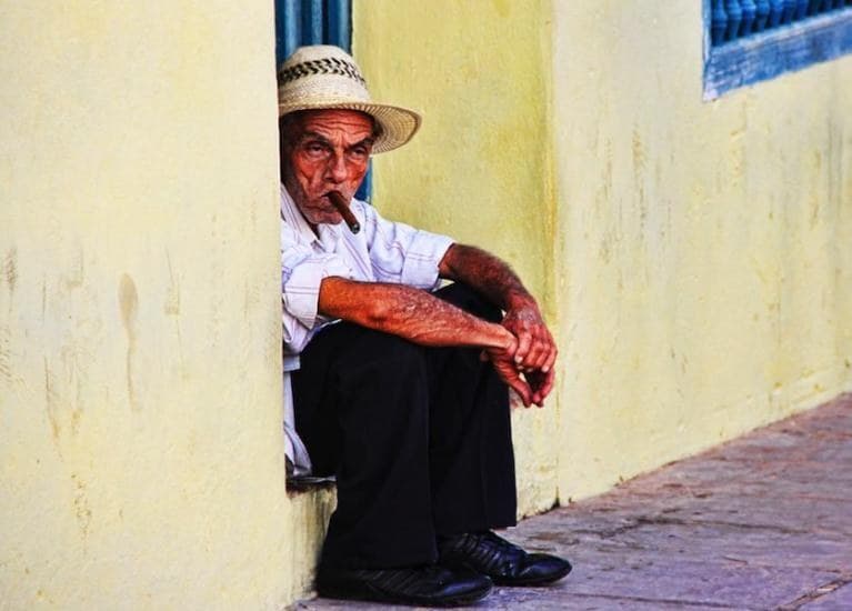 ¿Se podrá amar por decreto? Con una iniciativa intentan obligar a los hijos para que cuiden a sus padres