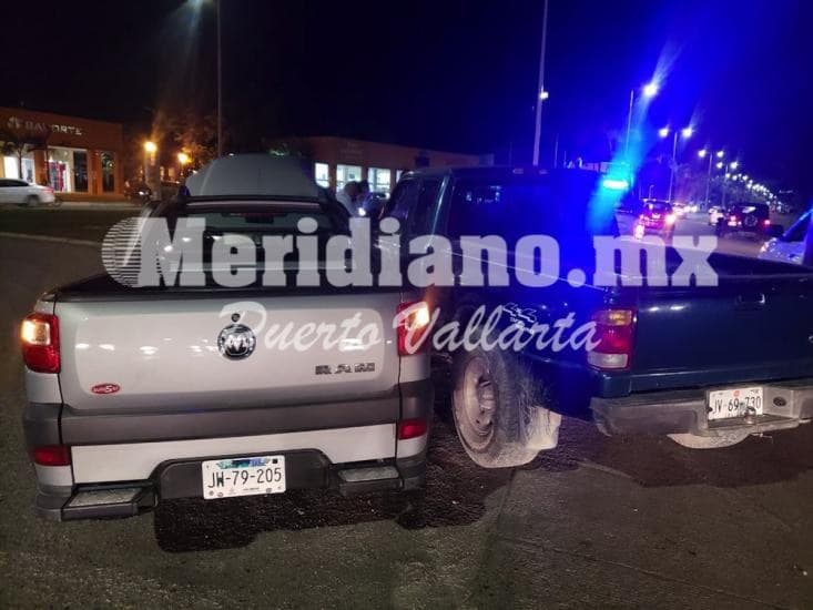 En el crucero de las juntas…  ¡chocaron 2 camionetas!