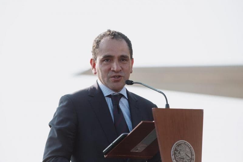 Secretario de Hacienda critica reforma a ley del banco central