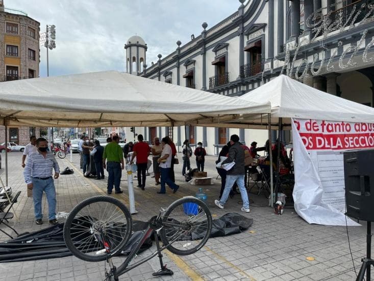 Maestros de la Sección 49 retiran manifestación tras cumplimiento de pago