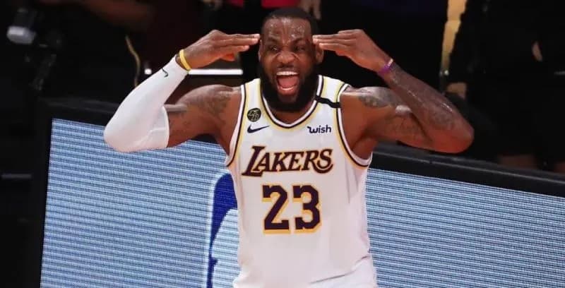 LeBron explota contra la NBA