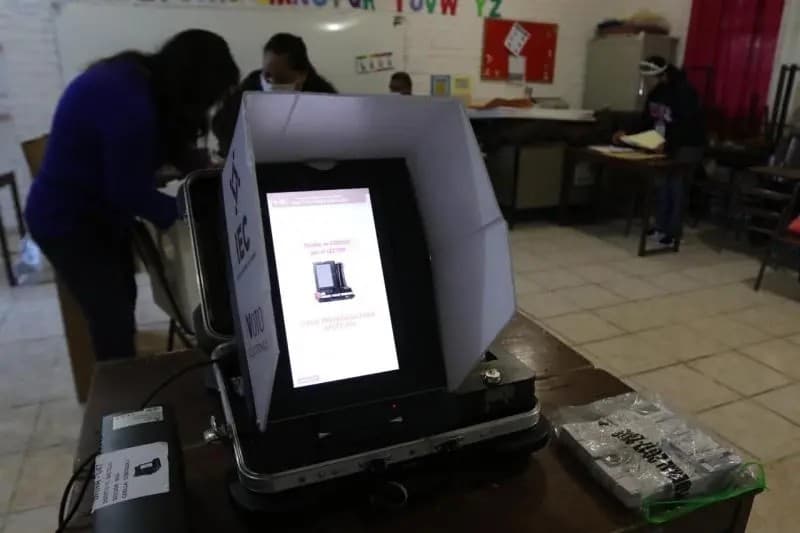 Jalisco y Coahuila implementarán urnas electrónicas en las próximas elecciones