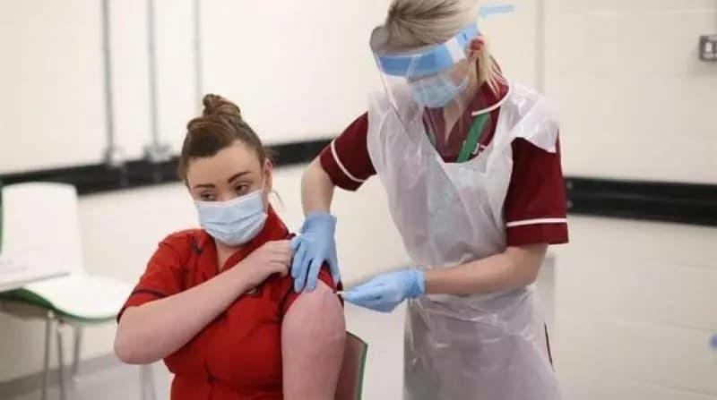 Reino Unido autoriza infectar a personas sanas con Covid-19