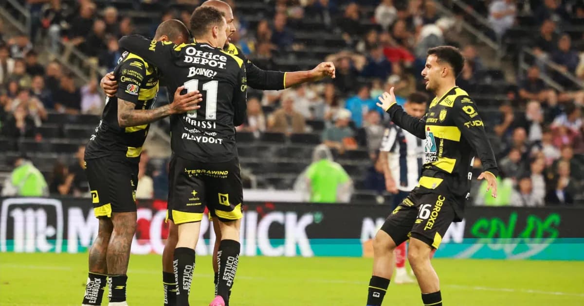 Los Tuzos arrollaron a Rayados 3-1 en el BBVA y siguen firmes en el Clausura 2026