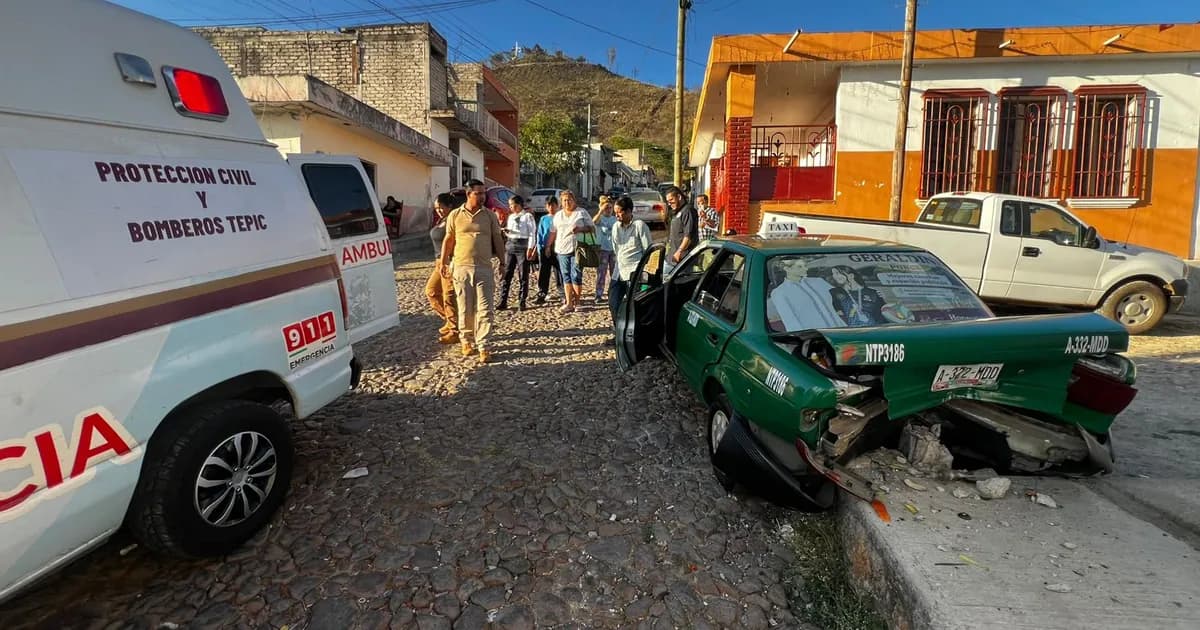 Accidente vial en Colonia Francisco Villa deja dos lesionados