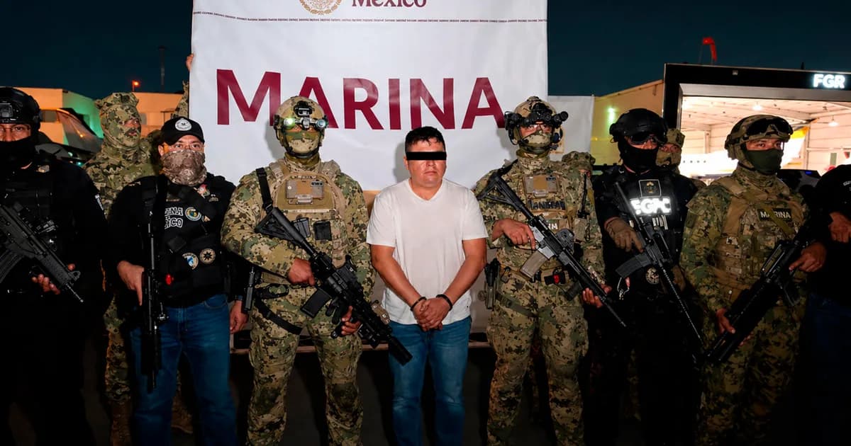 Capturan en Nayarit al sucesor de "El Mencho" y lo trasladan a la FEMDO en CDMX