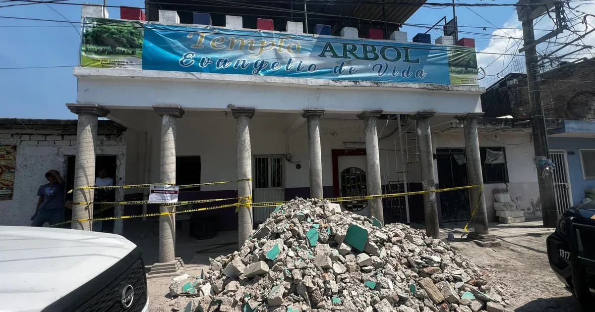Colapsa techo durante remodelación de Templo en Tepic