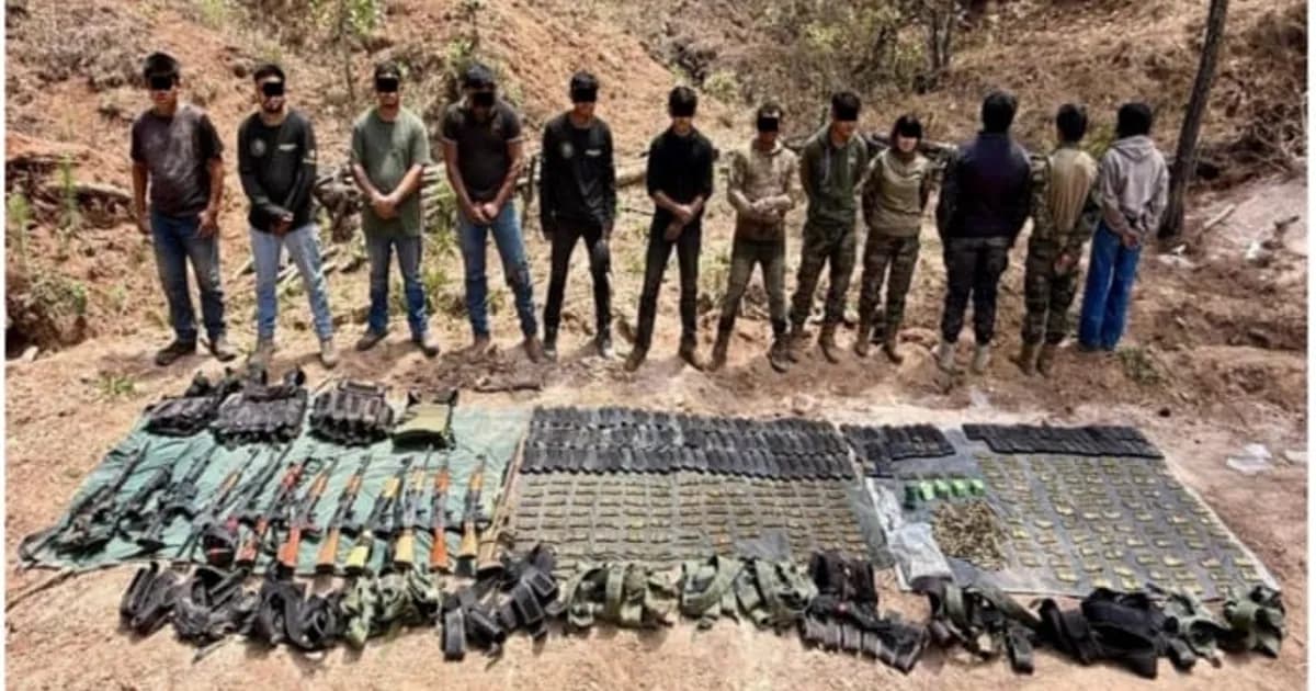 Ejército y Fuerza Aérea aseguran campamento armado en Acaponeta; 13 detenidos