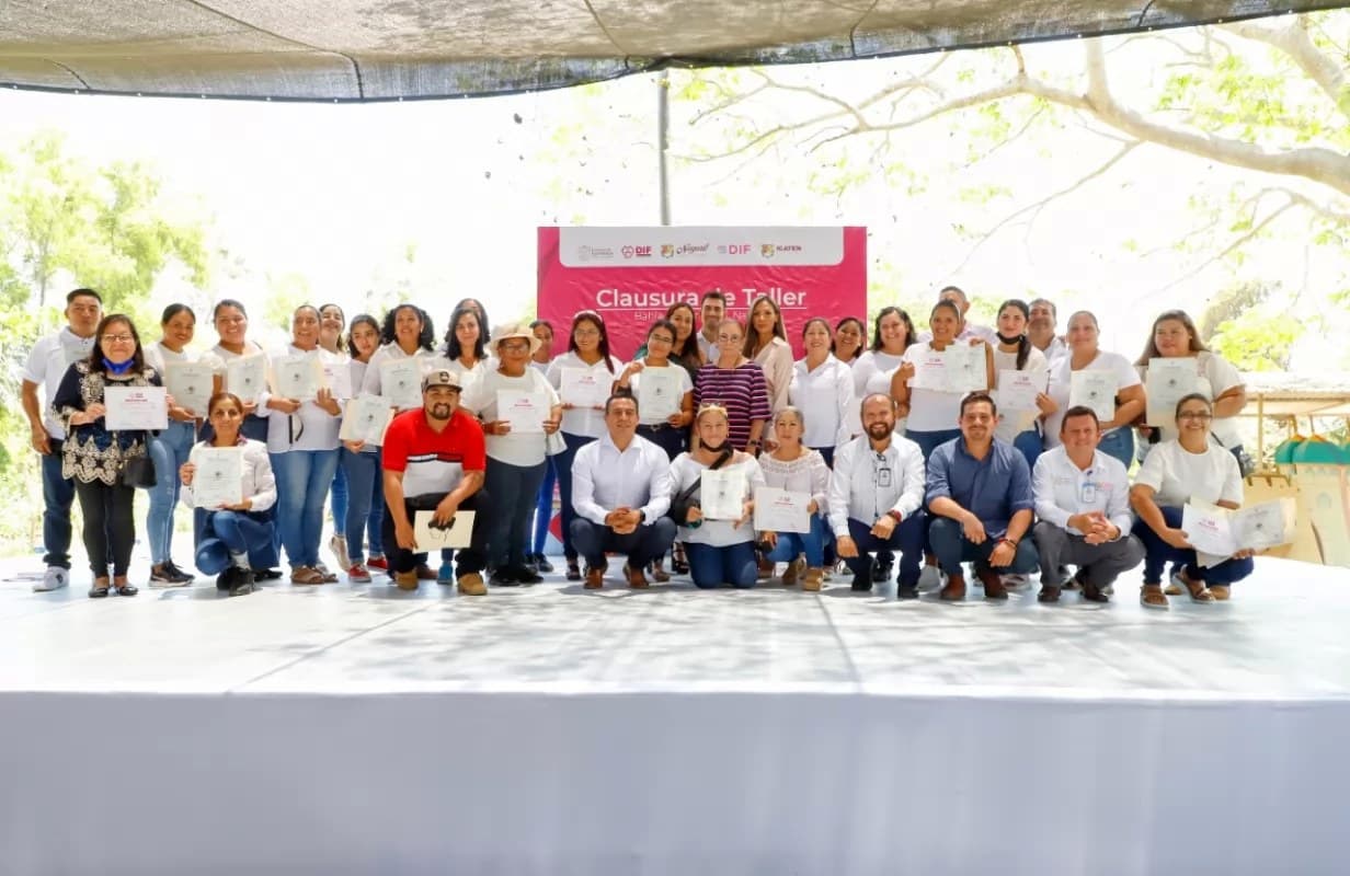 DIF Nayarit e ICATEN capacita a familias de Bahía de Banderas