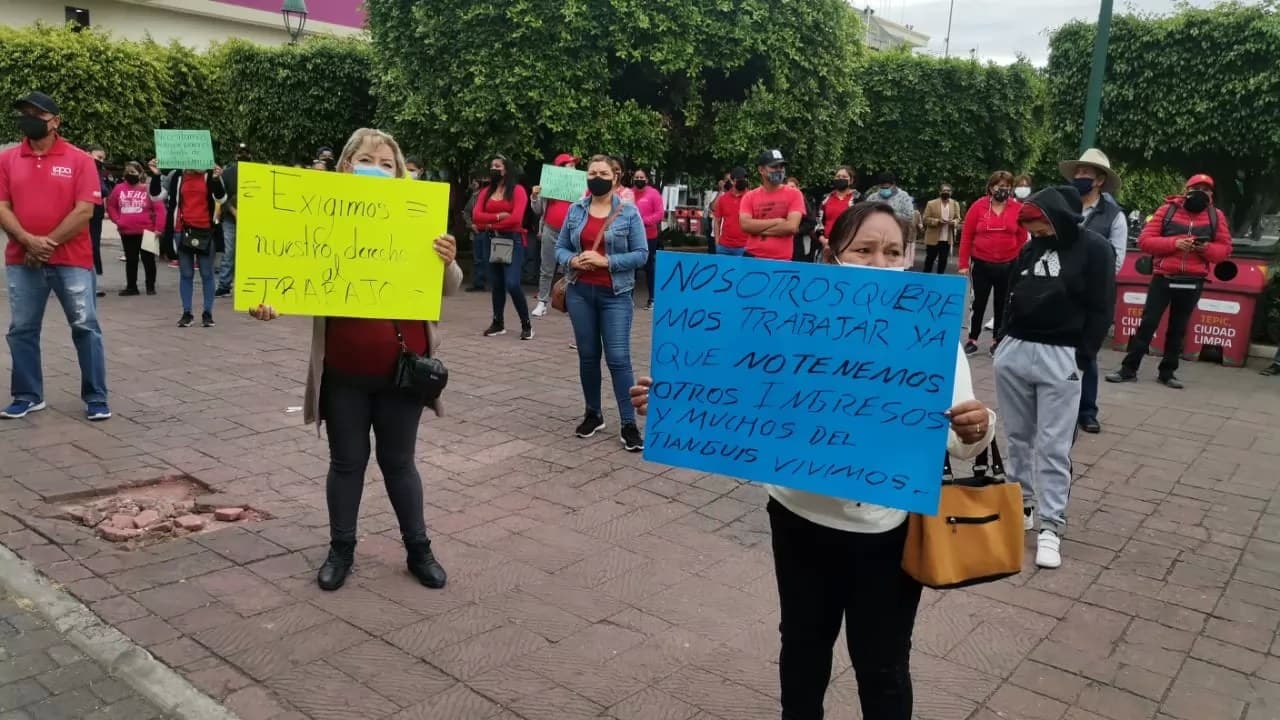 Tianguistas exigen igualdad de condiciones laborales