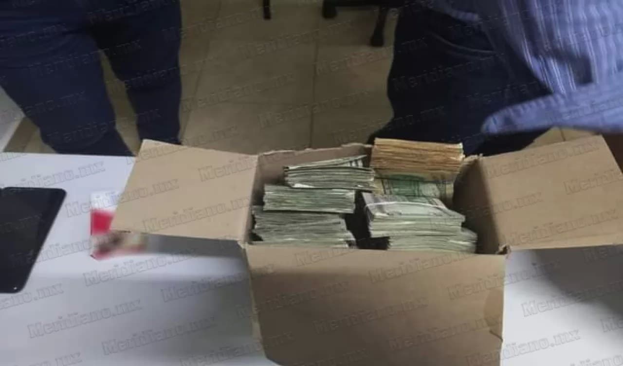 Repletos de dólares los atoraron en la Tepic-Vallarta