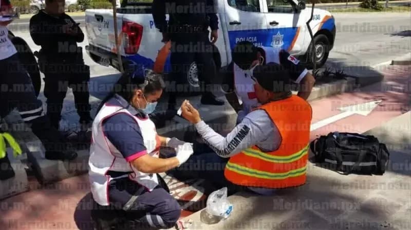 Trabajador resulta lesionado frente a Plaza Caracol