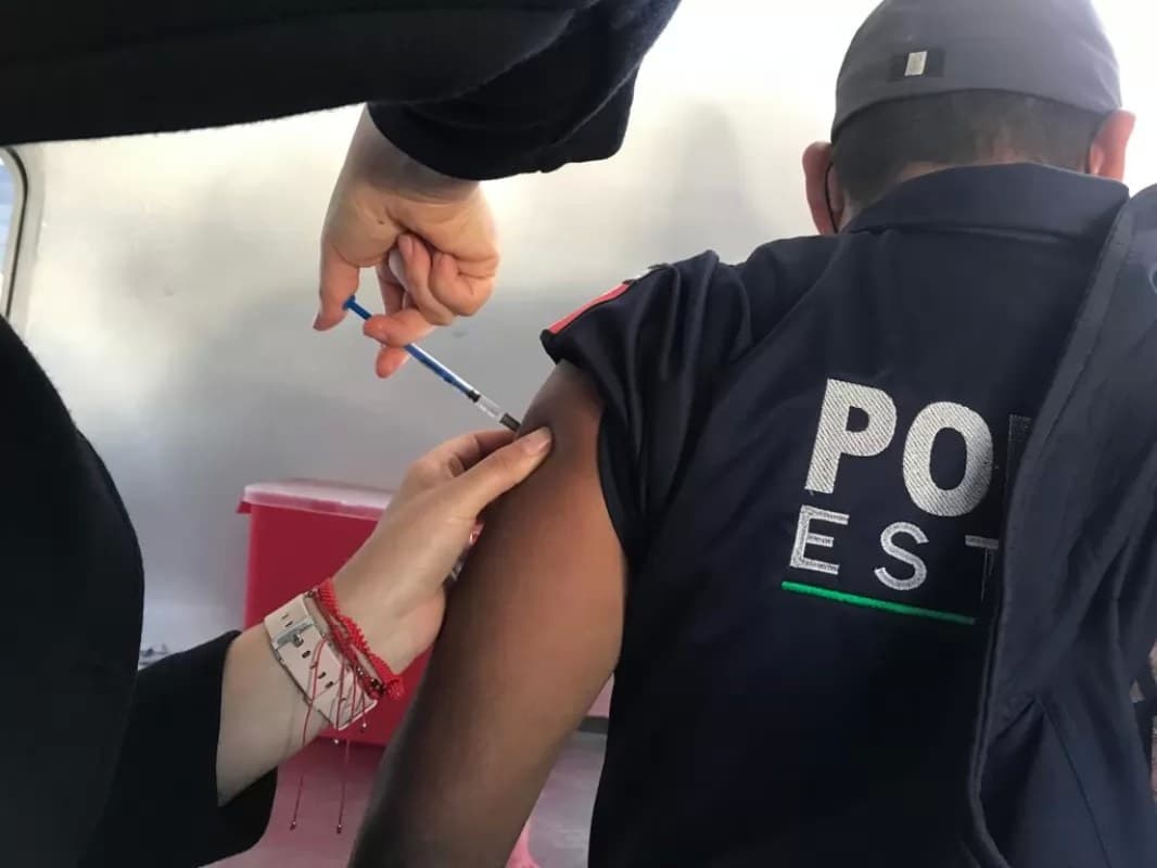 Reciben policías de Nayarit dosis antiCOVID de refuerzo