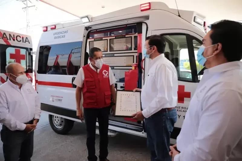 Entrega gobernador nueva ambulancia a Cruz Roja Nayarit