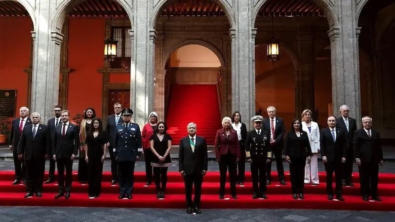 12 Secretarios de Estado ganan más que el Presidente AMLO