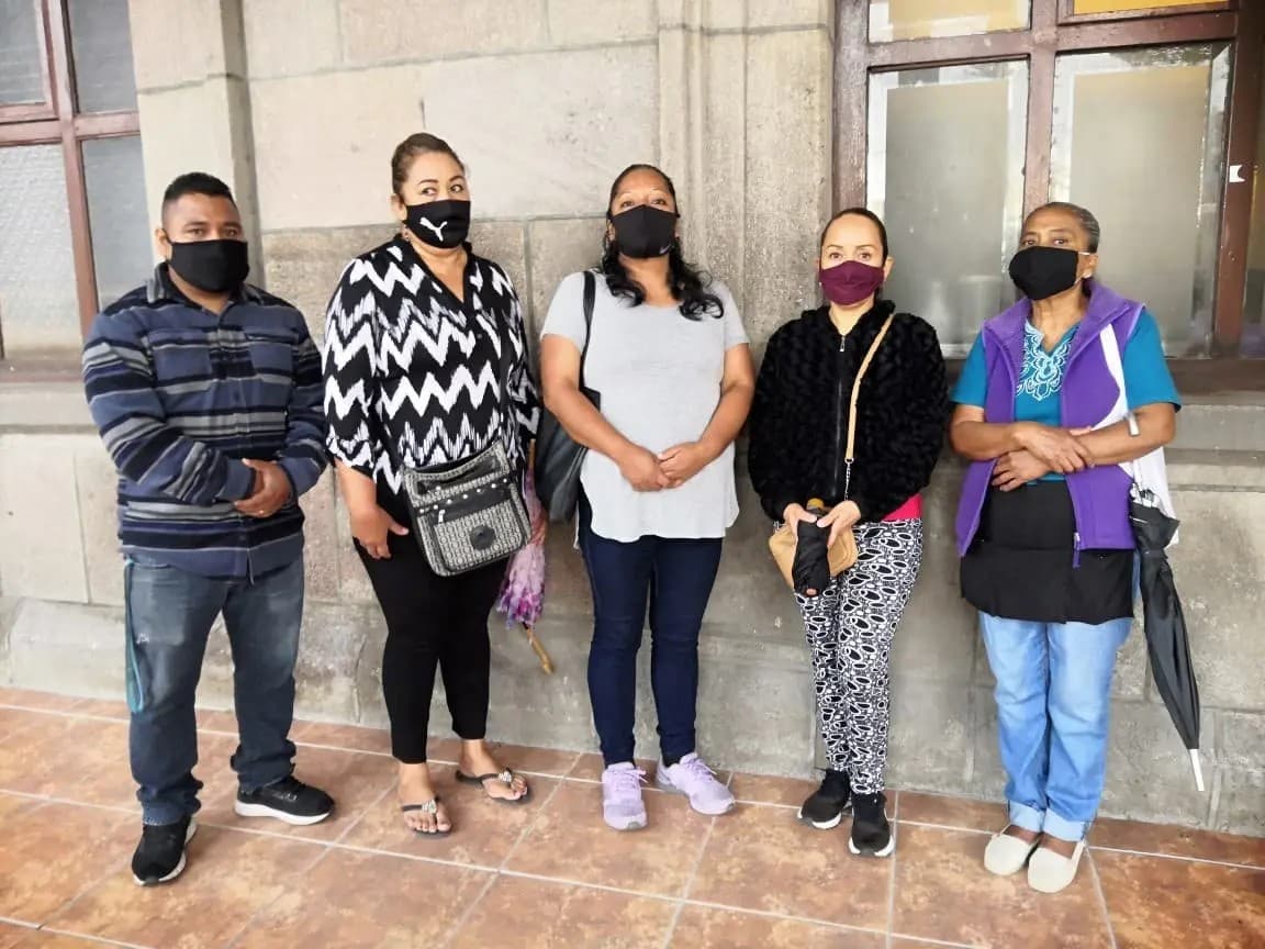 Tepic. Comerciantes del hospital del ISSSTE piden al municipio que los dejen trabajar