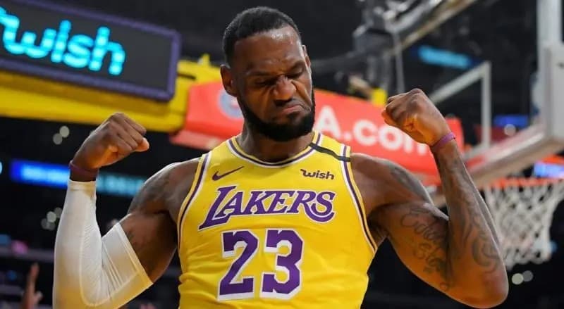 LeBron, un trono y la historia
